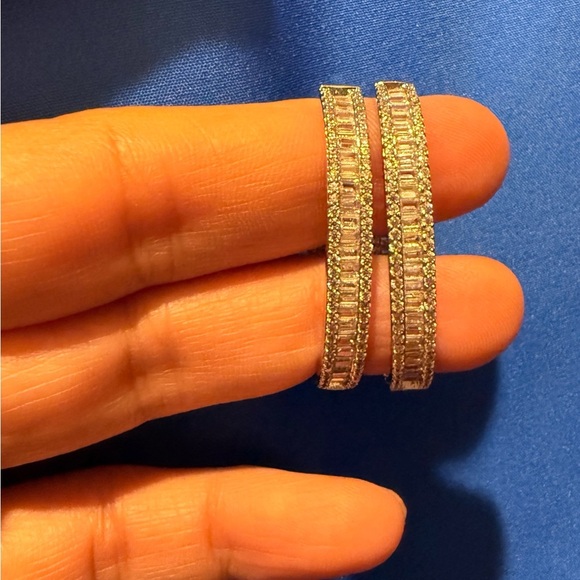 Elegant – These sparkling hoop earrings have a refined and sophisticated look. - Picture 14 of 14